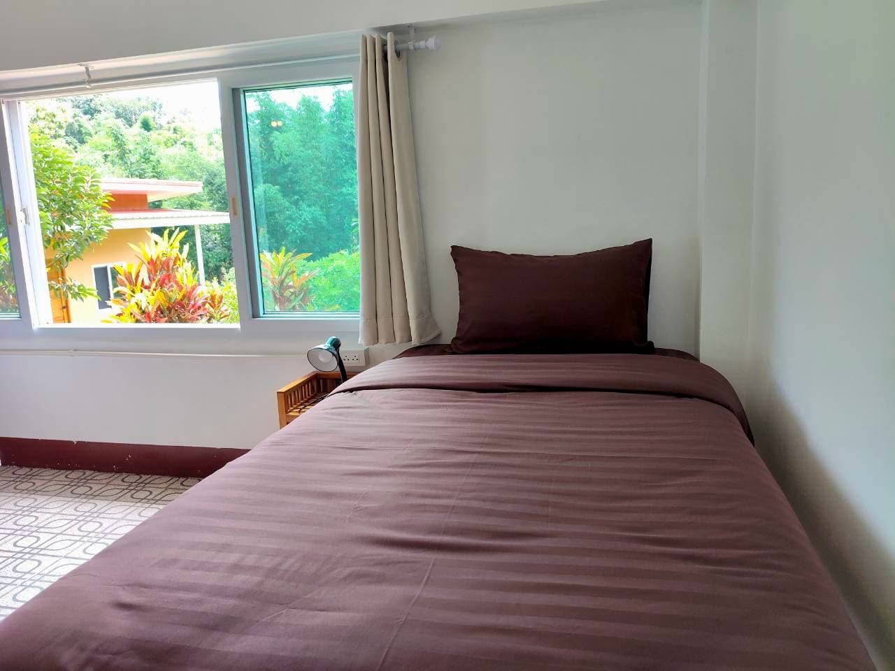 Room 1 – Family Room, photo 2